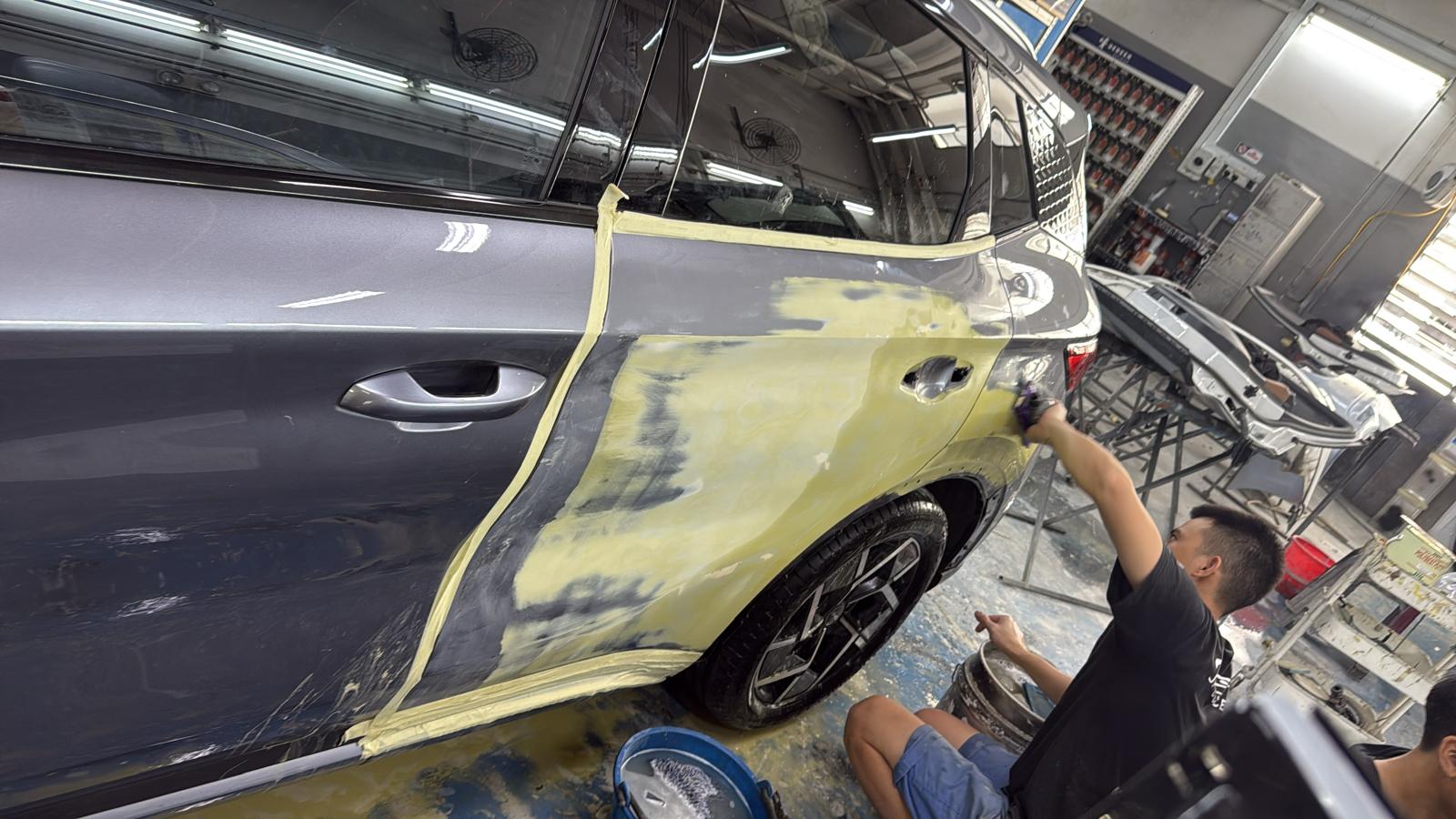 1761707645421339.jpeg Car Spray Painting Service 1.jpeg