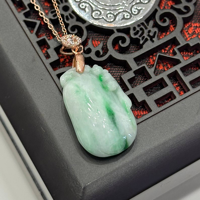 Umi Jewelry - Green Jadeite Necklace 绿翡翠项链